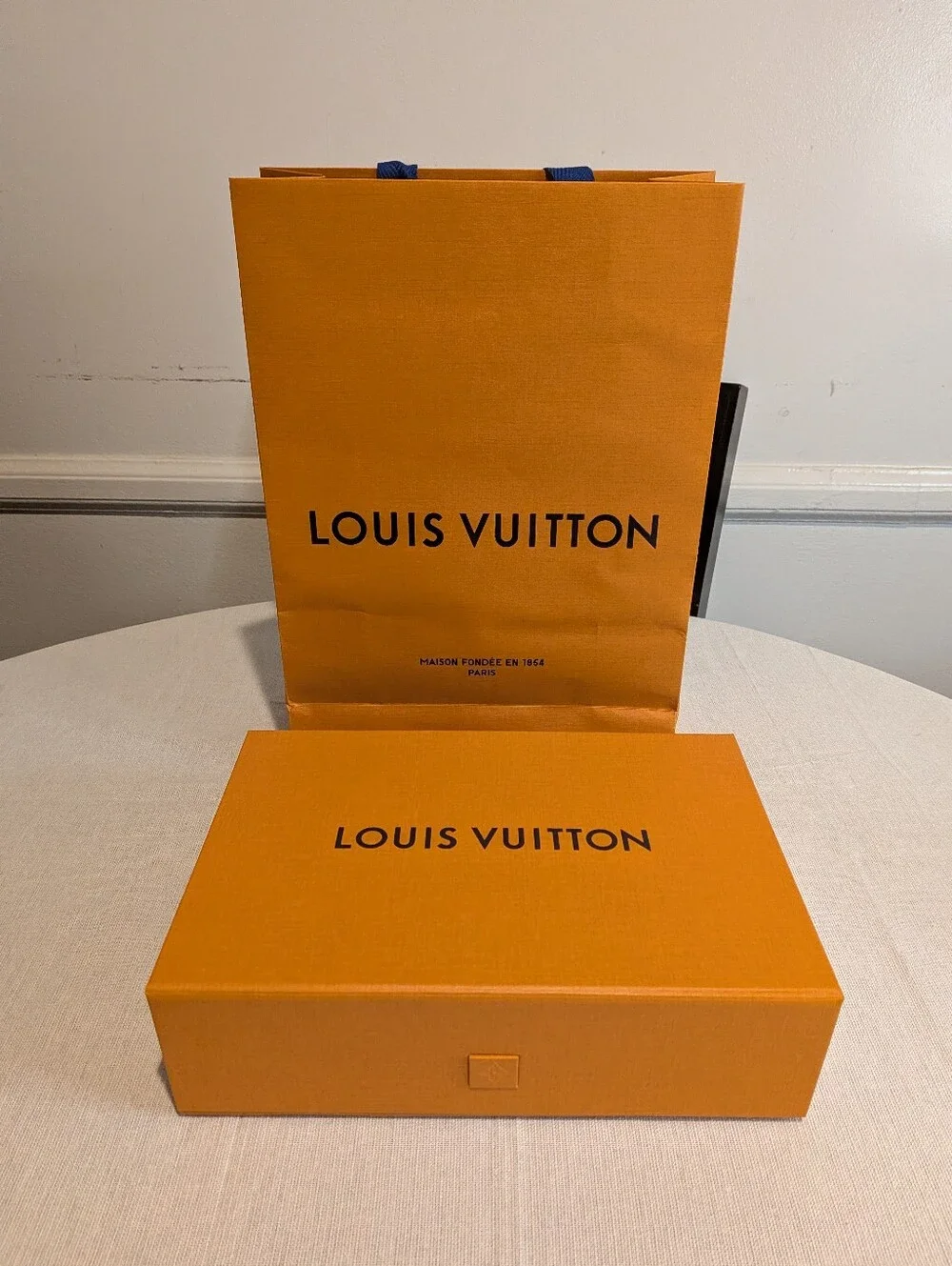 Louis Vuitton Foldable Empty Box Magnetic Closure And Shopping Bag